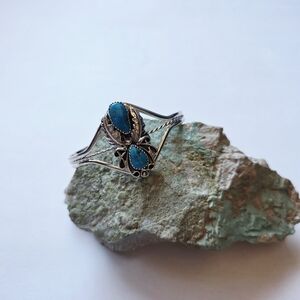 Elegant Silver and Turquoise Women's Bracelet